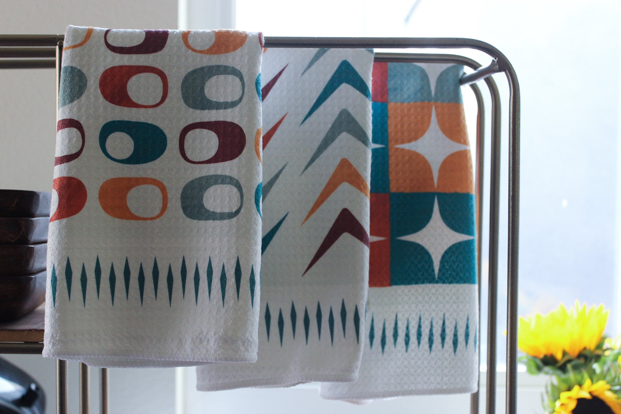 Retro 50's Mid Century Mod Colorful Ovals Kitchen Towel